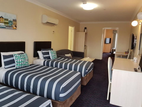 Golden Age Motor Inn - Your Accommodation 1