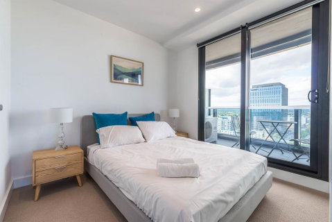 Golden Box Hill Apartment - Your Accommodation 3