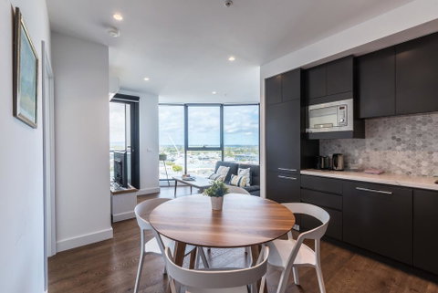 Golden Box Hill Apartment - Your Accommodation 1