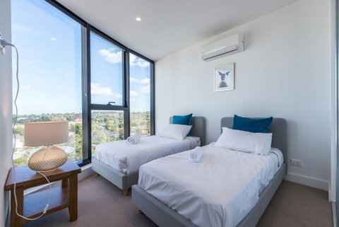 Golden Box Hill Apartment - Your Accommodation 2