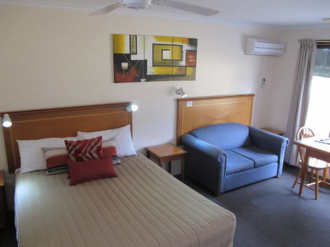 Golfers Lodge Motel - Your Accommodation 0