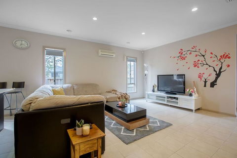 Gorgeous 4BR Home In Point Cook - Your Accommodation 0