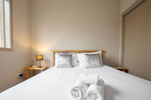 Gorgeous 4BR Home In Point Cook - Your Accommodation 2