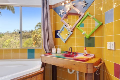 Gorgeous Mediterranean-style Hinterland Home - Your Accommodation 2