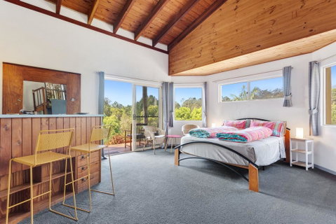 Gorgeous Mediterranean-style Hinterland Home - Your Accommodation 1