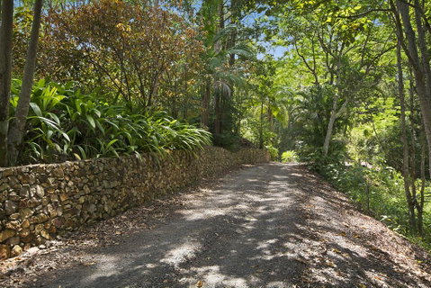Gorgeous Mediterranean-style Hinterland Home - Your Accommodation 3