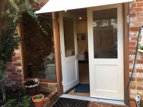 Gorgeous Studio 2 Minutes From The Heart Of Subiaco - Your Accommodation 2