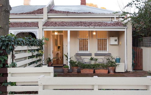 Gorgeous Subiaco Cottage - Your Accommodation 0