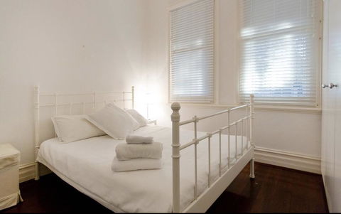 Gorgeous Subiaco Cottage - Your Accommodation 2