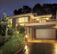 Great Views/Location 5 bedrooms in Glen Waverley - Your Accommodation