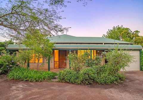 Hakea Haven - Your Accommodation 1