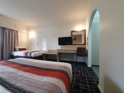 Hamilton's Queanbeyan Motel - Your Accommodation 1