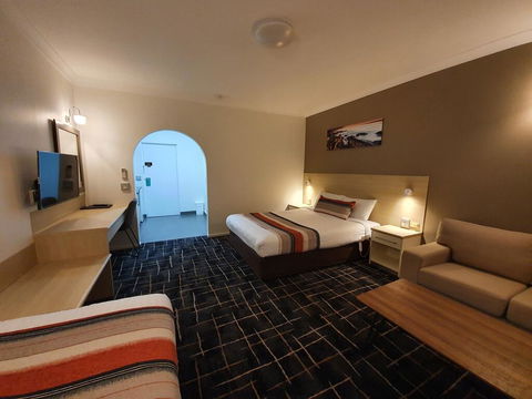 Hamilton's Queanbeyan Motel - Your Accommodation 2
