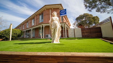 Hamilton's Queanbeyan Motel - Your Accommodation 0