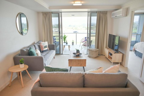 Heart Of The Sunny Coast - 2 Resort Pools, Gym NOW OPEN! Walk To Sunshine Plaza - Your Accommodation 2