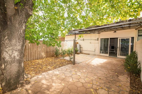 Heritage Bowen Terrace 3 Bed, 2 Bath - Walk To CBD - Your Accommodation 2