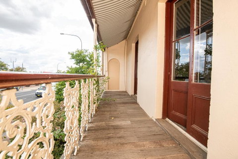 Heritage Bowen Terrace 3 Bed, 2 Bath - Walk To CBD - Your Accommodation 3
