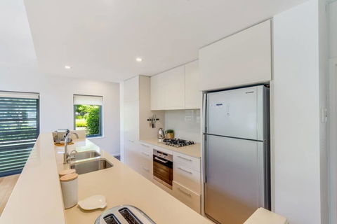 Heritage Park Getaway - Your Accommodation 3
