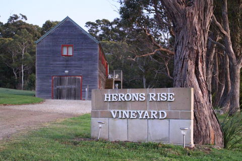 Herons Rise Vineyard Accommodation - Your Accommodation 0