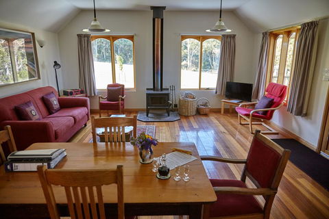 Herons Rise Vineyard Accommodation - Your Accommodation 2
