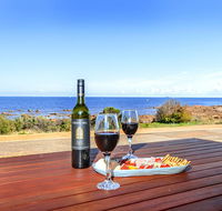 High Tide - Wallaroo Beachfront Property - Pet-Friendly - Your Accommodation