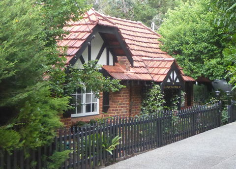 High View Cottage - Your Accommodation 0