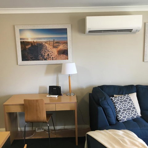 Hillarys Executive Apartment - Your Accommodation 3