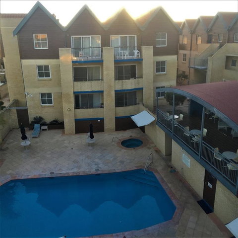 Hillarys Executive Apartment - Your Accommodation 0