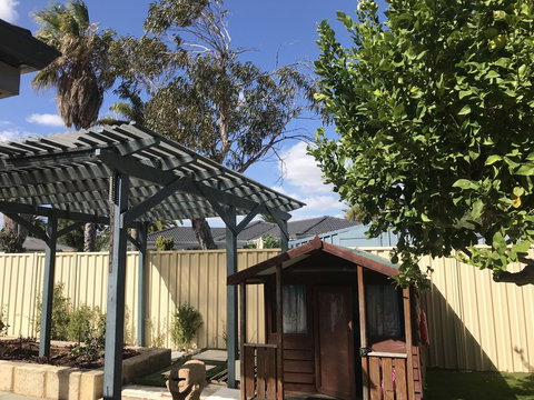 Hillarys Family Holiday Home - Your Accommodation 2
