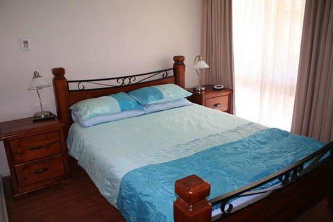 Hillarys Holiday Home - Your Accommodation 2