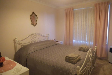Hillview B & B Forbes - Your Accommodation 3