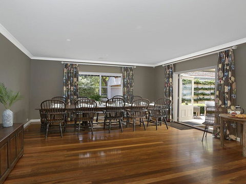 Hillview Cottage - Classic Country Comfort And Charm - Your Accommodation 3