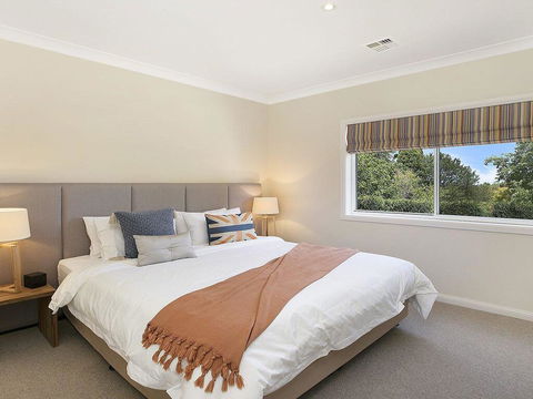 Hillview Cottage - Classic Country Comfort And Charm - Your Accommodation 2