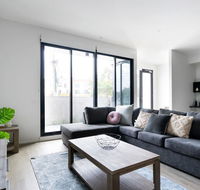HOLIDAY HOME 3BR TOWNHOUSE with WIFI NEAR HIGHPOINT - Your Accommodation