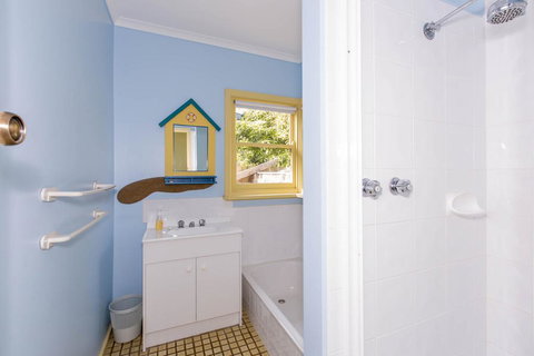 HOLIDAY ON NAUTILUS INVERLOCH - Your Accommodation 3