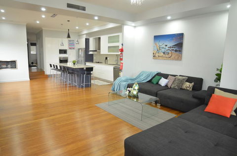 Home Away From Home Newly Built And Spacious - Your Accommodation 1