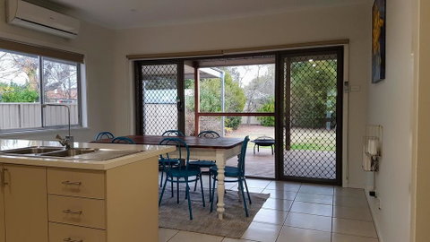 Homely Getaways - Eighth Street Mildura - Your Accommodation 0