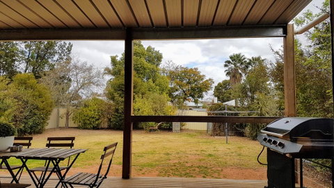 Homely Getaways - Eighth Street Mildura - Your Accommodation 1