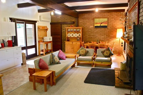 Kaighins Place - Your Accommodation 0