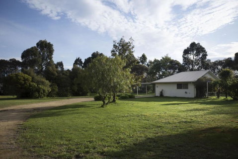 Karinya Cottage - Pet Friendly Country Retreat - Your Accommodation 2