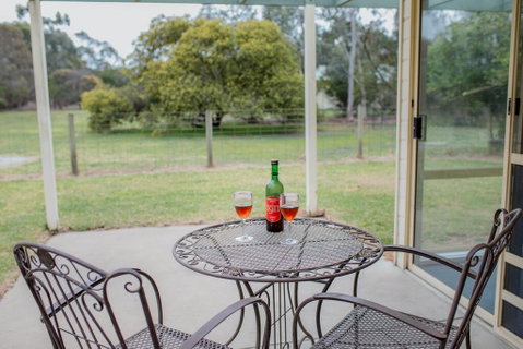Karinya Cottage - Pet Friendly Country Retreat - Your Accommodation 0