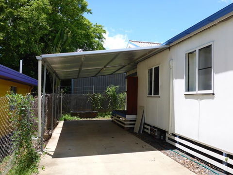 Kenny's Cabin - Your Accommodation 0