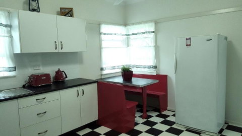 King Cottage - Your Accommodation 1
