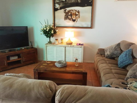 King Reef Beach House - Your Accommodation 1
