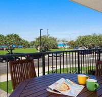 Kings Beach Ocean Front Views Private Balcony overlooking Kings Beach - Your Accommodation