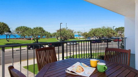 Kings Beach Ocean Front Views Private Balcony Overlooking Kings Beach - Your Accommodation 0