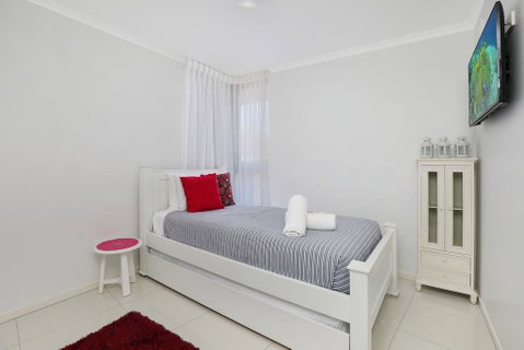 Kings Edge Holiday Apartments - Your Accommodation 2
