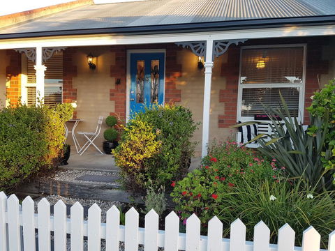 La Maison Riviere - THE RIVER HOUSE Bed & Breakfast - Your Accommodation 2