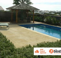 La Mer - Home with a Pool - Your Accommodation
