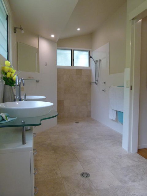 Lake Russell Lakeside Retreat - Your Accommodation 3